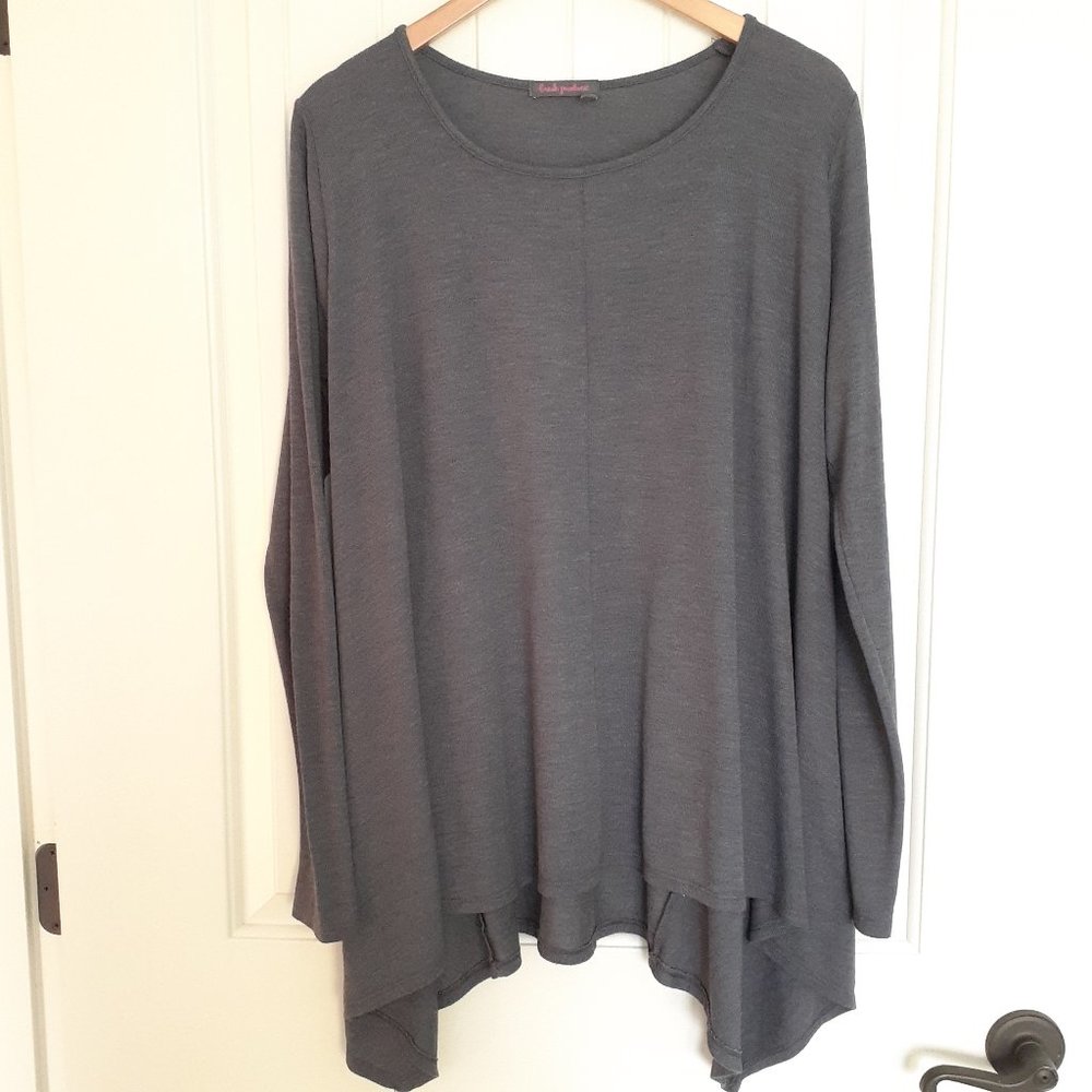 Fresh Produce Handkerchief Hem Long Sleeve Round Neck Top Gray Size M/L